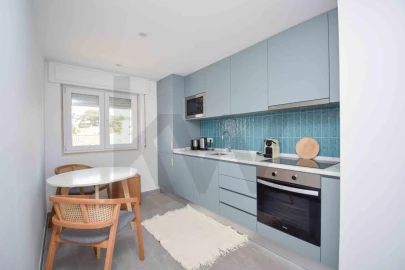 Apartamento T1 para Arrendamento em Carcavelos e Parede