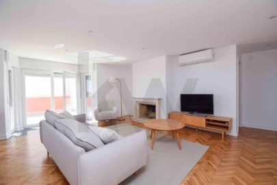 Apartamento T1 para Arrendamento em Carcavelos e Parede