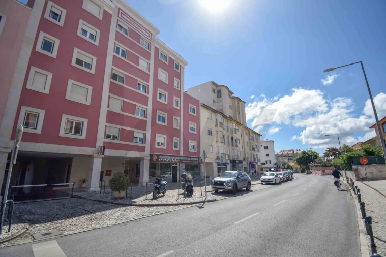Apartamento T1 para Arrendamento em Carcavelos e Parede Foto 27