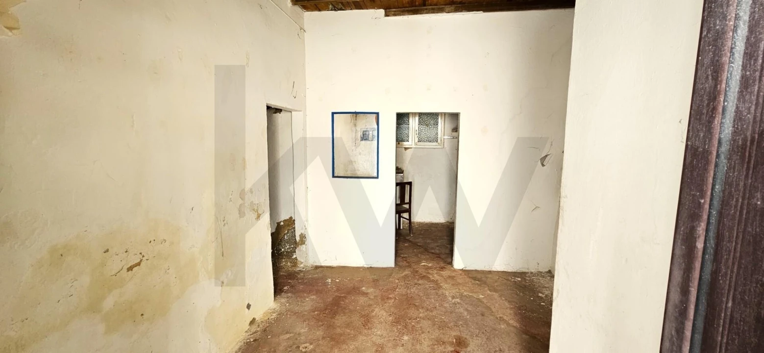 Moradia T2 para Venda em Santa Maria do Castelo e Santiago e Santa Susana Foto 4