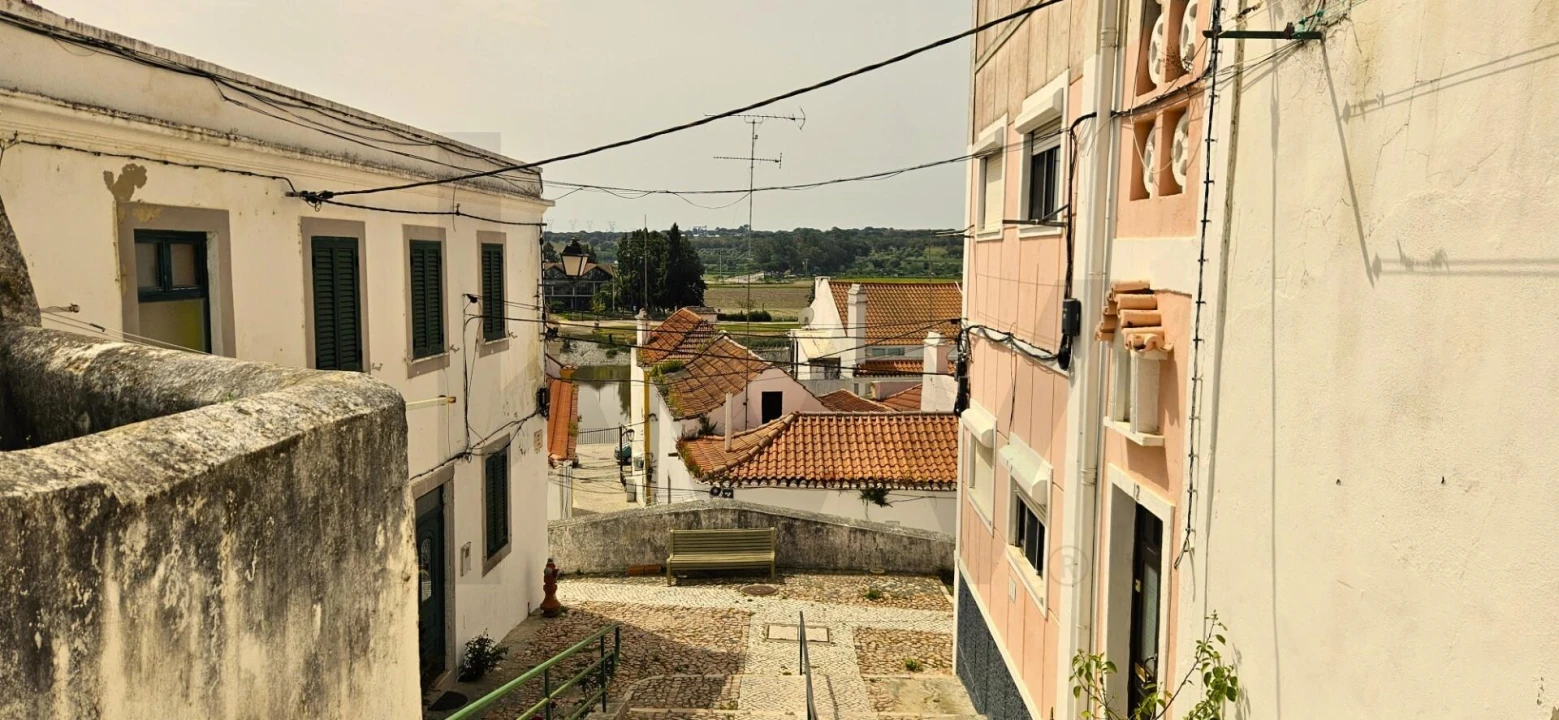 Moradia T2 para Venda em Santa Maria do Castelo e Santiago e Santa Susana Foto 5