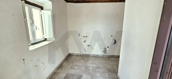 Moradia T2 para Venda em Santa Maria do Castelo e Santiago e Santa Susana