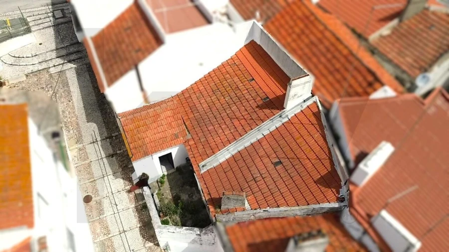 Moradia T2 para Venda em Santa Maria do Castelo e Santiago e Santa Susana Foto 26