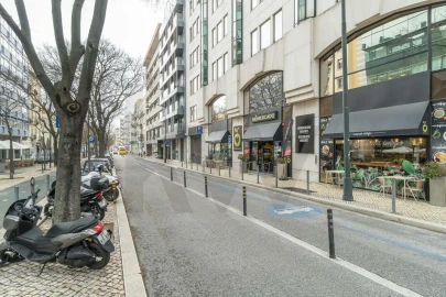 Apartamento T2 para Arrendamento em Avenidas Novas