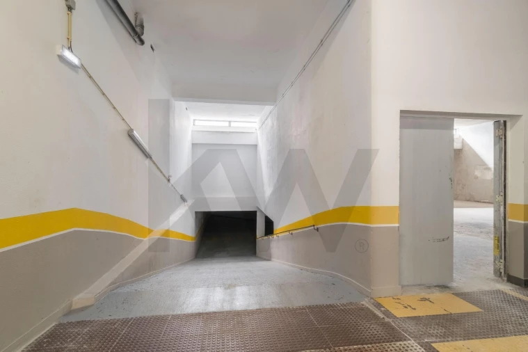 Apartamento T2 para Arrendamento em Avenidas Novas Foto 19