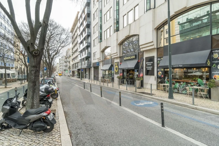 Apartamento T2 para Arrendamento em Avenidas Novas Foto 15