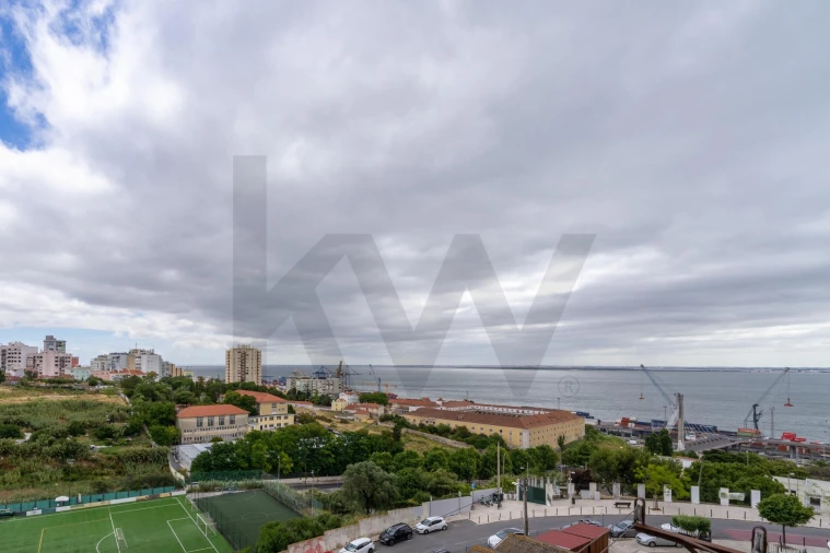 Apartamento T2 para Arrendamento em São Vicente Foto 13