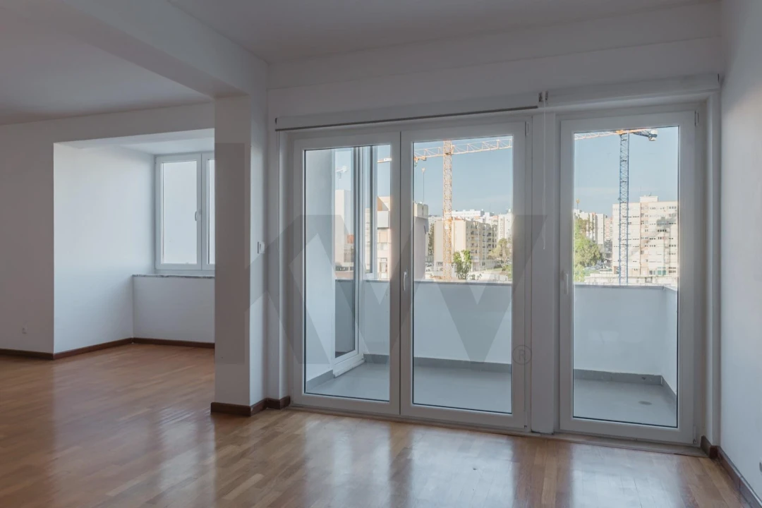Apartamento T3 para Arrendamento em Lumiar Foto 6