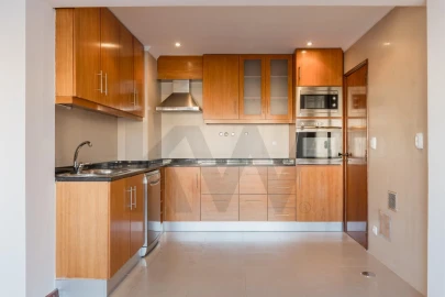 Apartamento T3 para Arrendamento em Lumiar