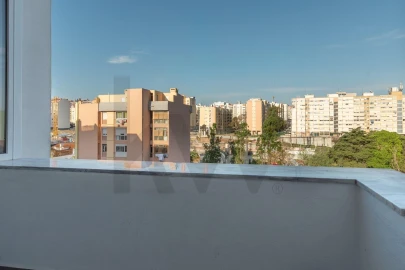 Apartamento T3 para Arrendamento em Lumiar