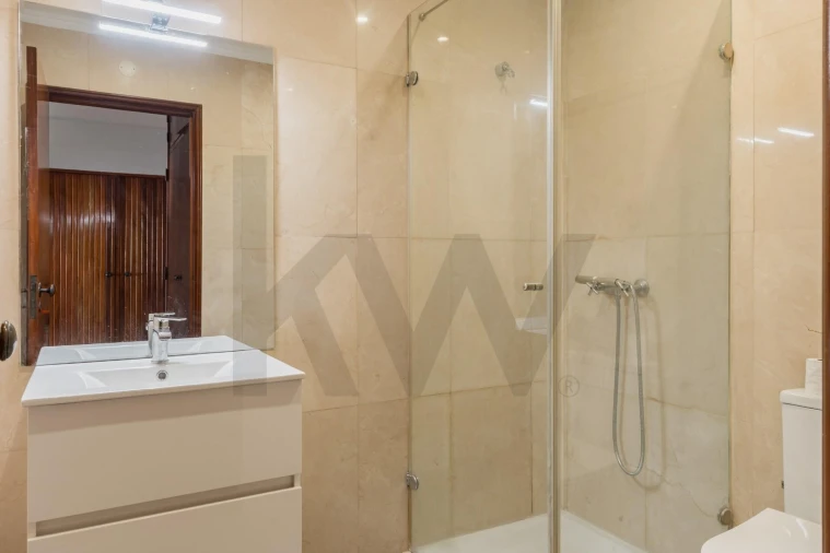 Apartamento T3 para Arrendamento em Lumiar Foto 23