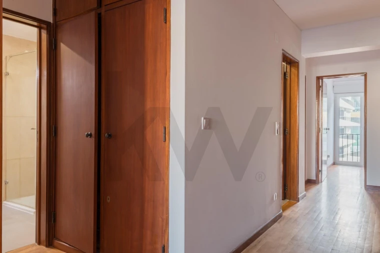 Apartamento T3 para Arrendamento em Lumiar Foto 13
