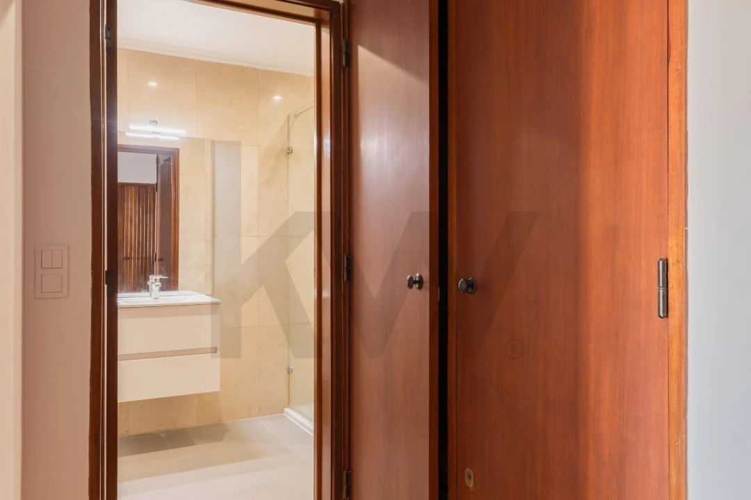 Apartamento T3 para Arrendamento em Lumiar Foto 14