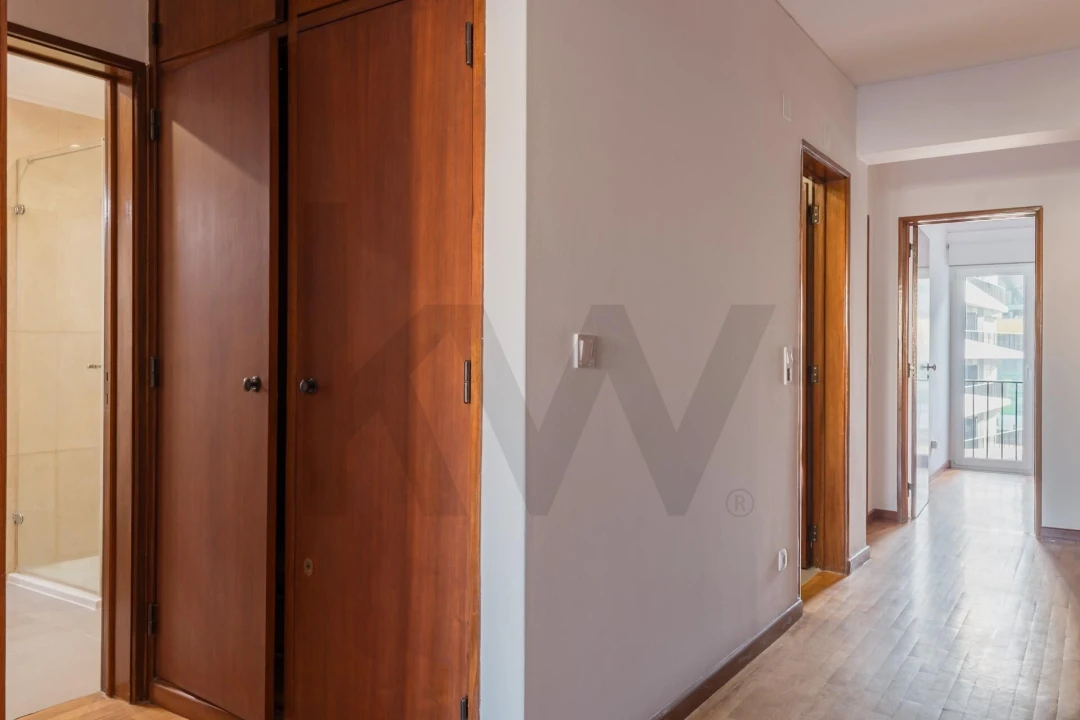 Apartamento T3 para Arrendamento em Lumiar Foto 13