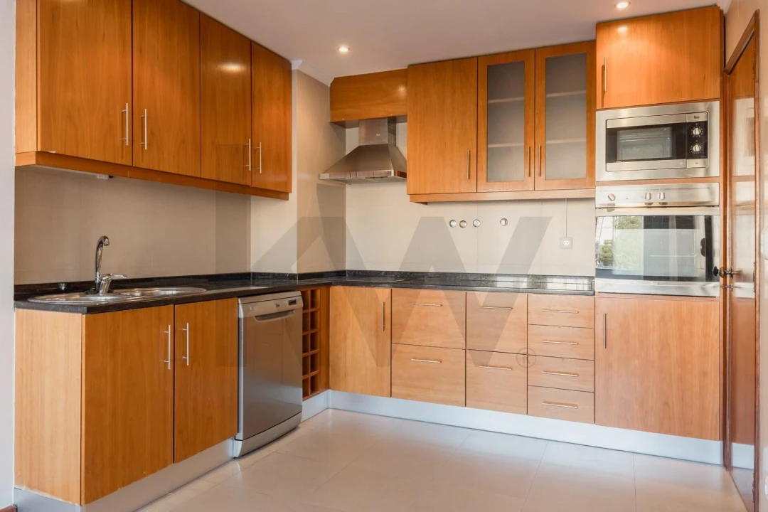 Apartamento T3 para Arrendamento em Lumiar Foto 10