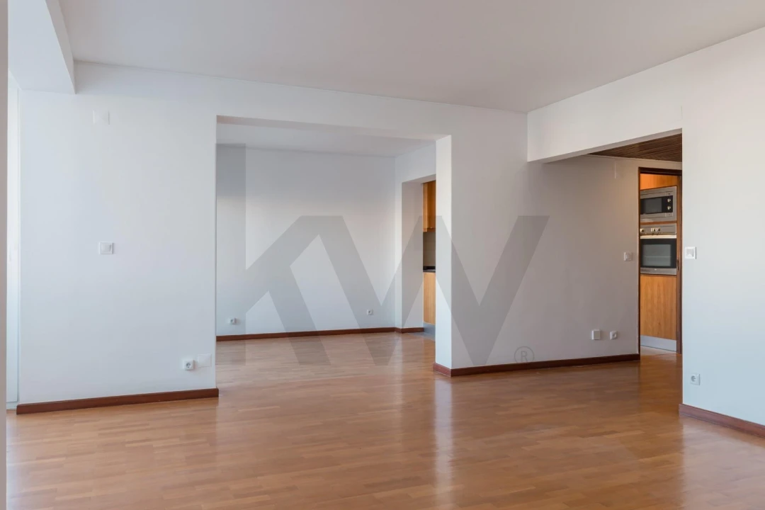 Apartamento T3 para Arrendamento em Lumiar Foto 7