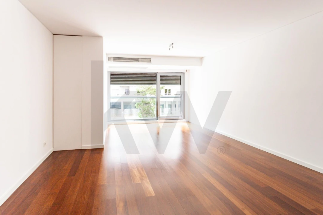 Apartamento T1 para Arrendamento em Alvalade Foto 7