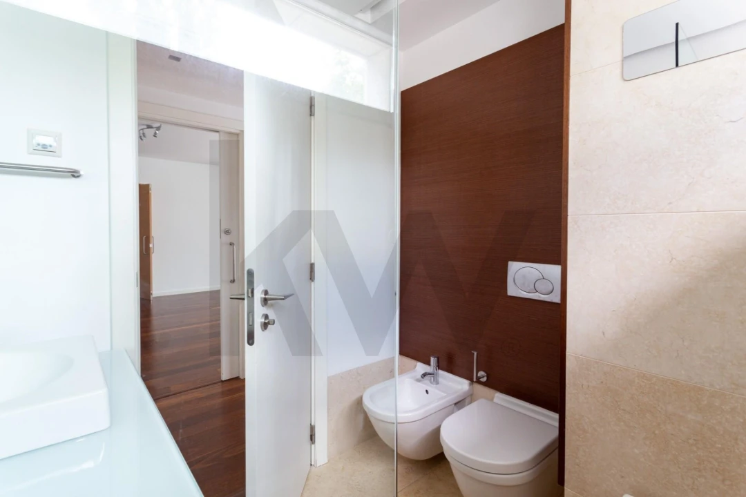 Apartamento T1 para Arrendamento em Alvalade Foto 13