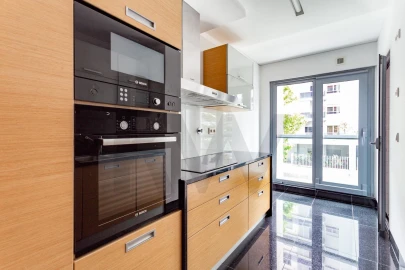 Apartamento T1 para Arrendamento em Alvalade