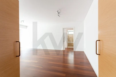 Apartamento T1 para Arrendamento em Alvalade