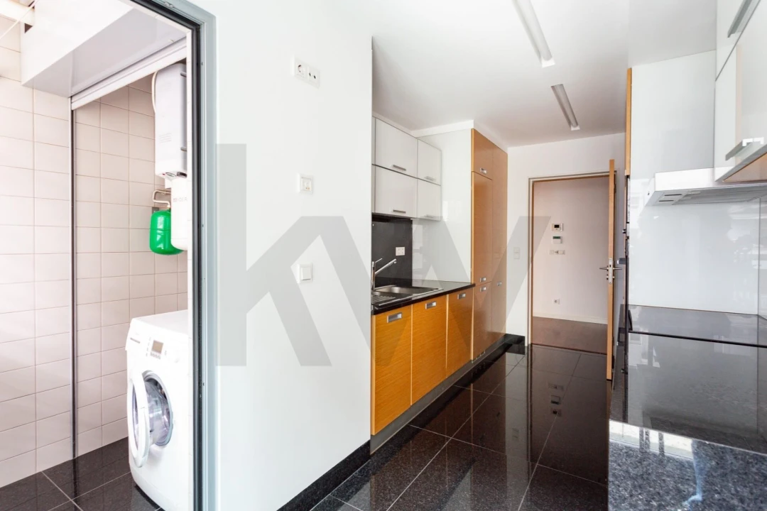 Apartamento T1 para Arrendamento em Alvalade Foto 4