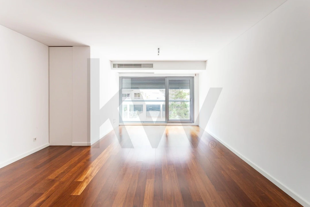 Apartamento T1 para Arrendamento em Alvalade Foto 9