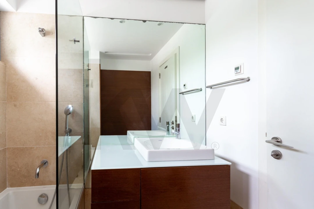 Apartamento T1 para Arrendamento em Alvalade Foto 14