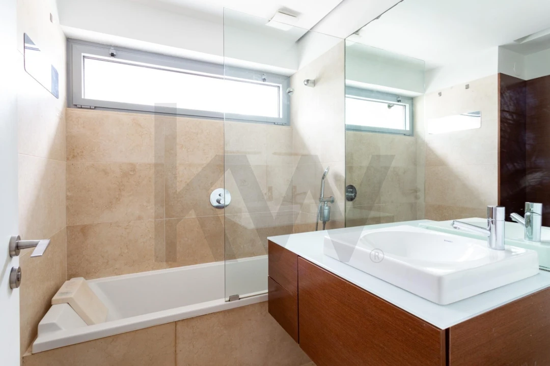Apartamento T1 para Arrendamento em Alvalade Foto 12