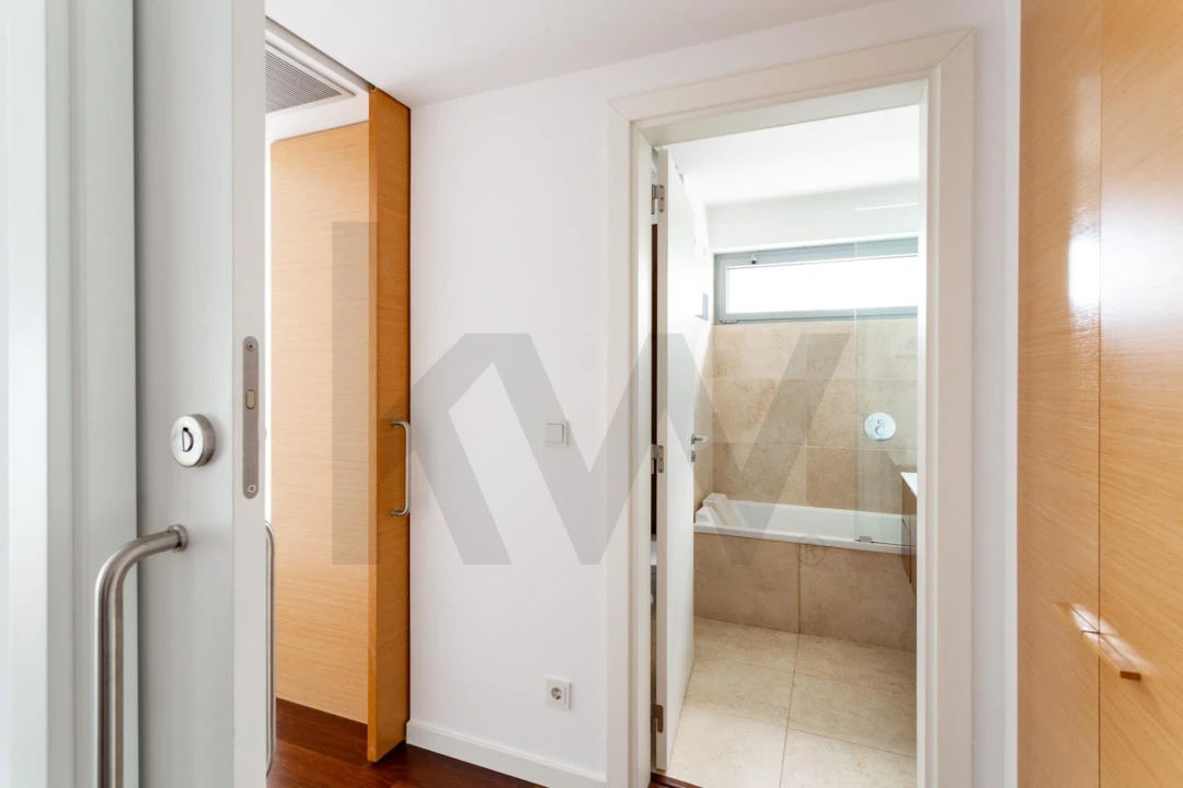 Apartamento T1 para Arrendamento em Alvalade Foto 11