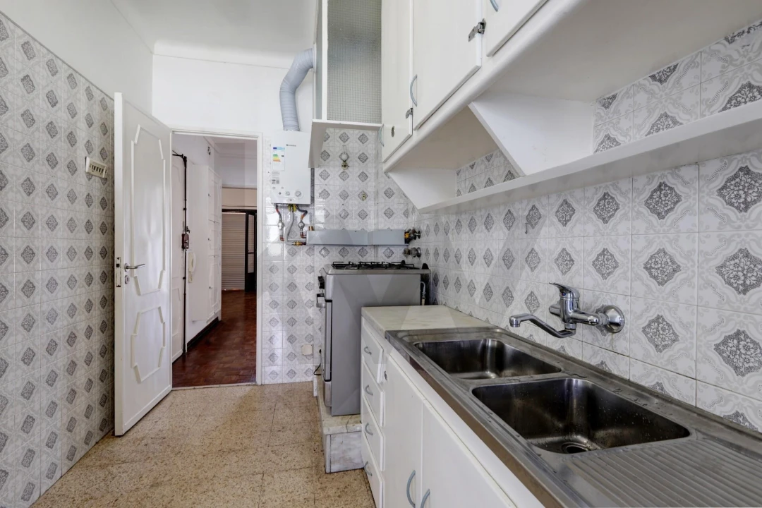Apartamento T3 para Arrendamento em São Domingos de Benfica Foto 20