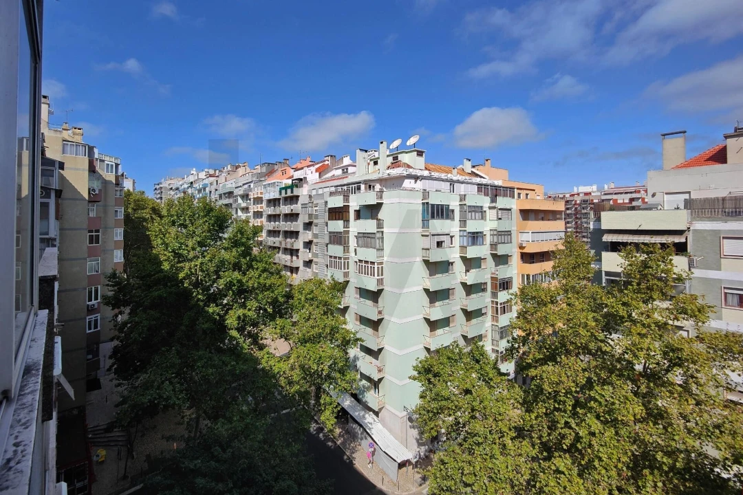 Apartamento T3 para Arrendamento em São Domingos de Benfica Foto 2