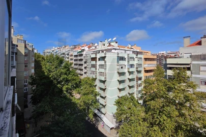 Apartamento T3 para Arrendamento em São Domingos de Benfica