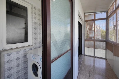 Apartamento T3 para Arrendamento em São Domingos de Benfica