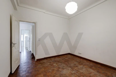 Apartamento T3 para Arrendamento em São Domingos de Benfica