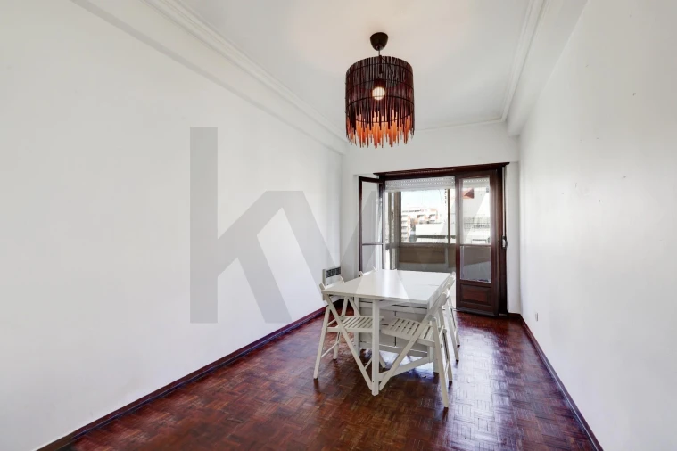 Apartamento T3 para Arrendamento em São Domingos de Benfica Foto 5