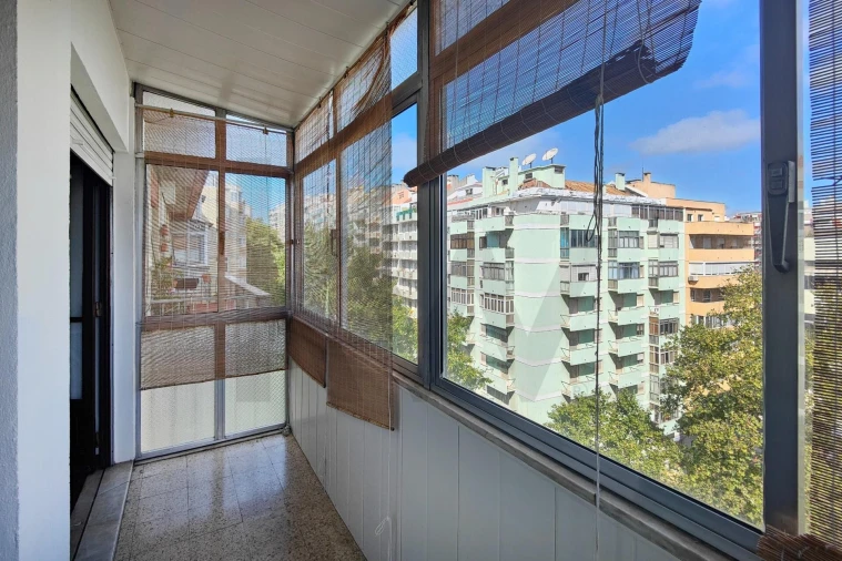 Apartamento T3 para Arrendamento em São Domingos de Benfica Foto 3