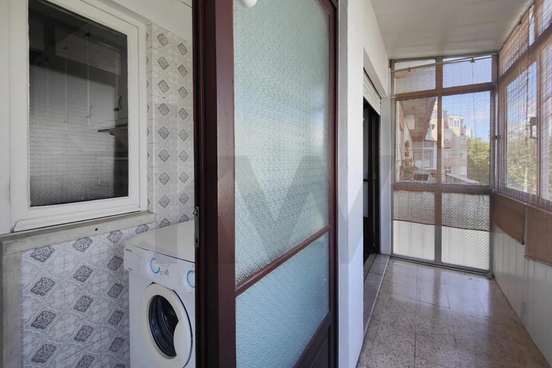 Apartamento T3 para Arrendamento em São Domingos de Benfica Foto 18