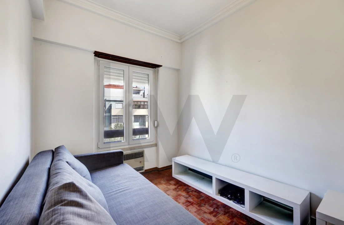 Apartamento T3 para Arrendamento em São Domingos de Benfica Foto 8