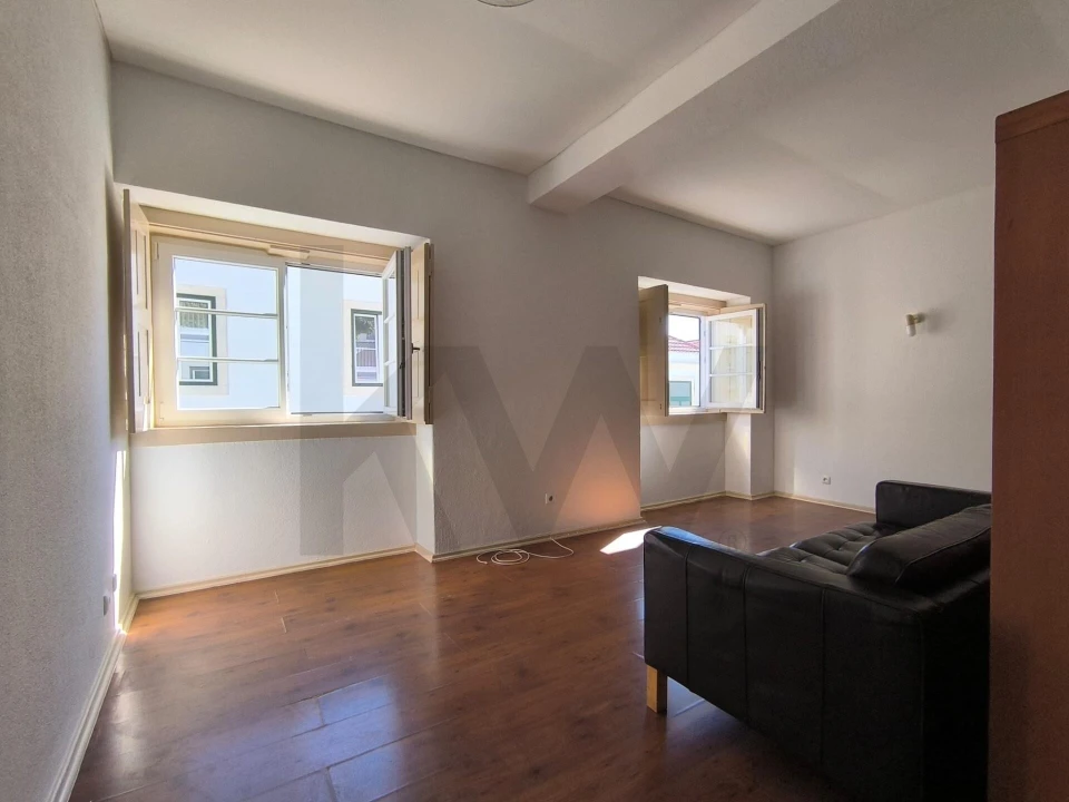 Apartamento T1 para Arrendamento em Misericórdia Foto 1