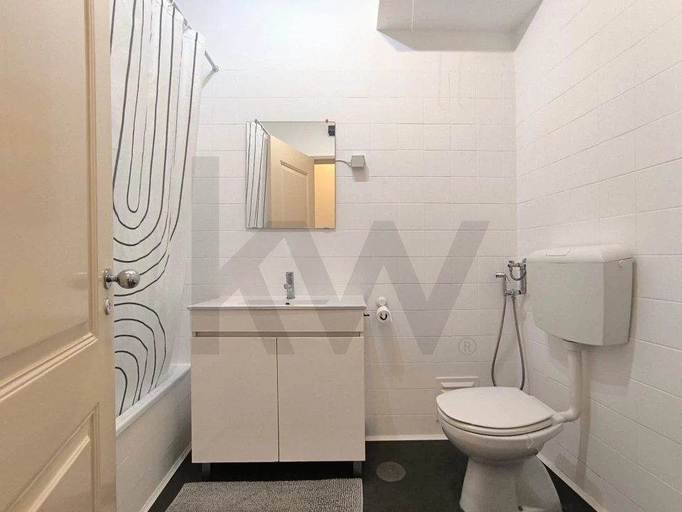 Apartamento T1 para Arrendamento em Misericórdia Foto 4