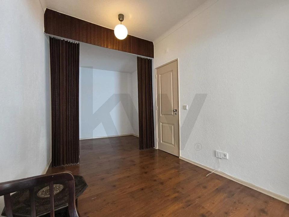 Apartamento T1 para Arrendamento em Misericórdia Foto 7