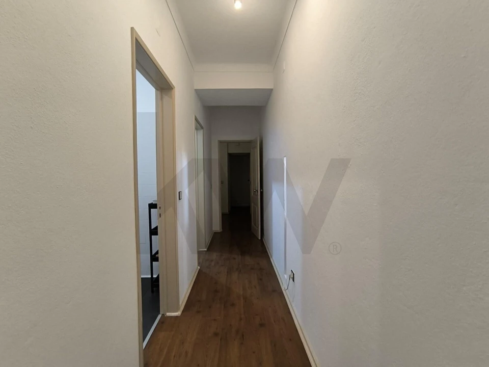 Apartamento T1 para Arrendamento em Misericórdia Foto 5