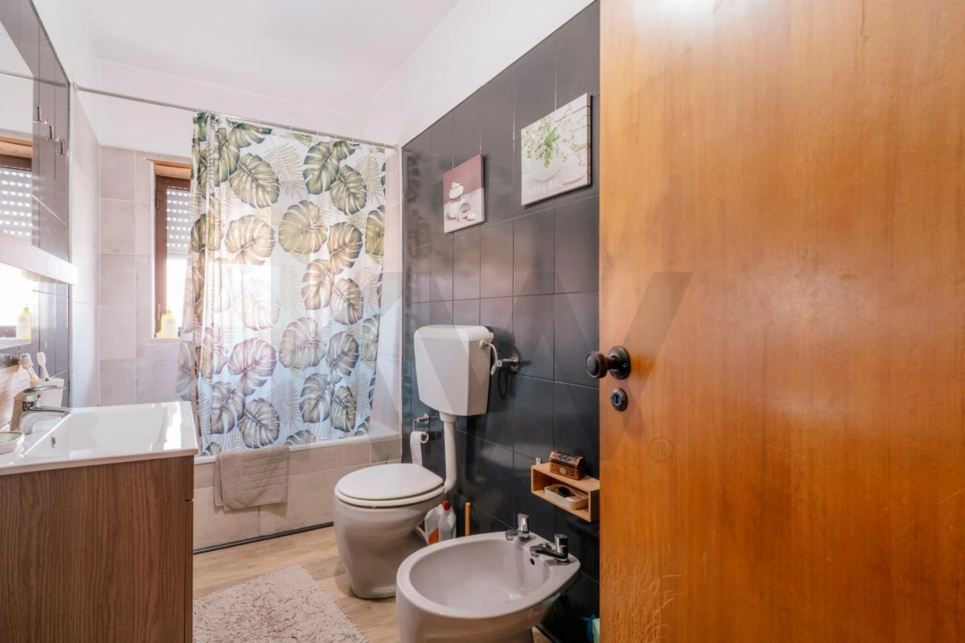 Apartamento T2 para Venda em Sé Nova, Santa Cruz, Almedina e São Bartolomeu Foto 16