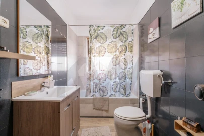 Apartamento T2 para Venda em Sé Nova, Santa Cruz, Almedina e São Bartolomeu