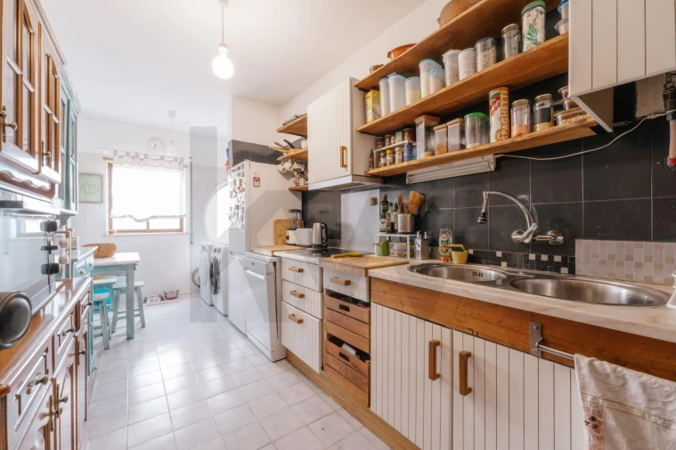 Apartamento T2 para Venda em Sé Nova, Santa Cruz, Almedina e São Bartolomeu Foto 8
