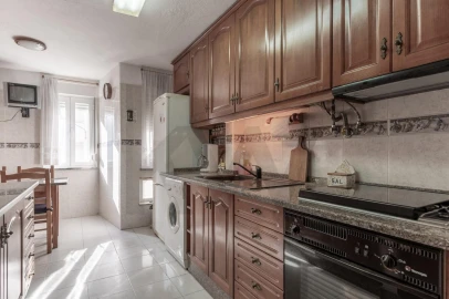 Apartamento T3 para Venda em Marvila