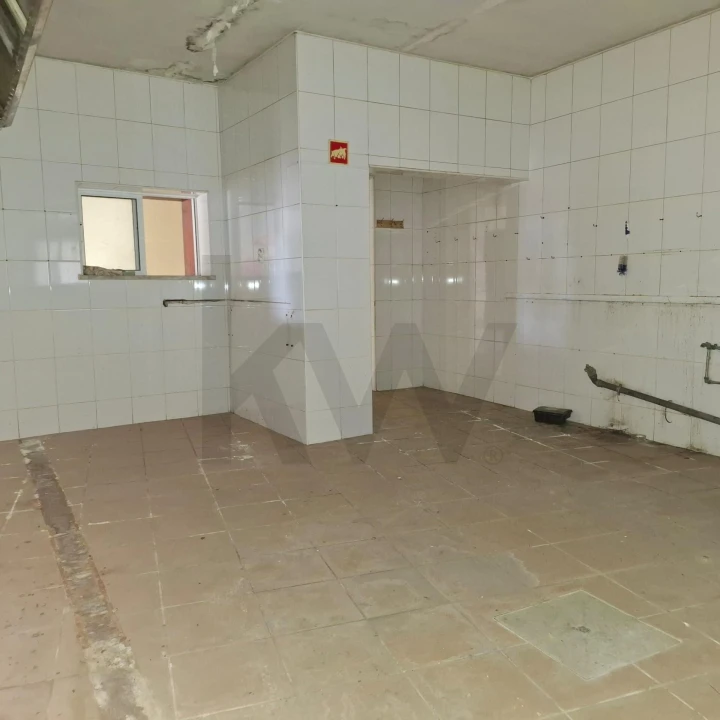 Moradia T5 para Venda em Sangalhos Foto 11