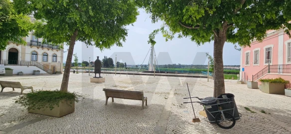 Moradia T3 para Venda em Santa Maria do Castelo e Santiago e Santa Susana