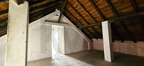 Moradia T3 para Venda em Santa Maria do Castelo e Santiago e Santa Susana