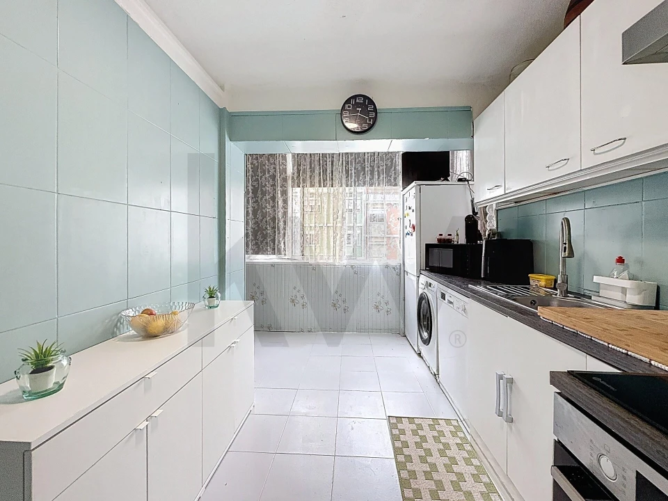 Apartamento T2 para Venda em Benfica Foto 8